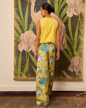 Cargar imagen en el visor de la galería, Pantalón flores amarillas
