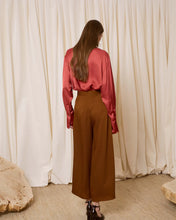 Cargar imagen en el visor de la galería, Pantalón ancho color chocolate
