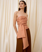 Cargar imagen en el visor de la galería, Top rosa con lazo
