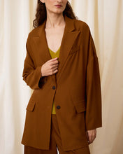 Cargar imagen en el visor de la galería, Blazer satinada marrón chocolate
