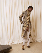 Cargar imagen en el visor de la galería, Blusa larga estampada amarillo
