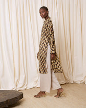 Cargar imagen en el visor de la galería, Blusa larga estampada amarillo
