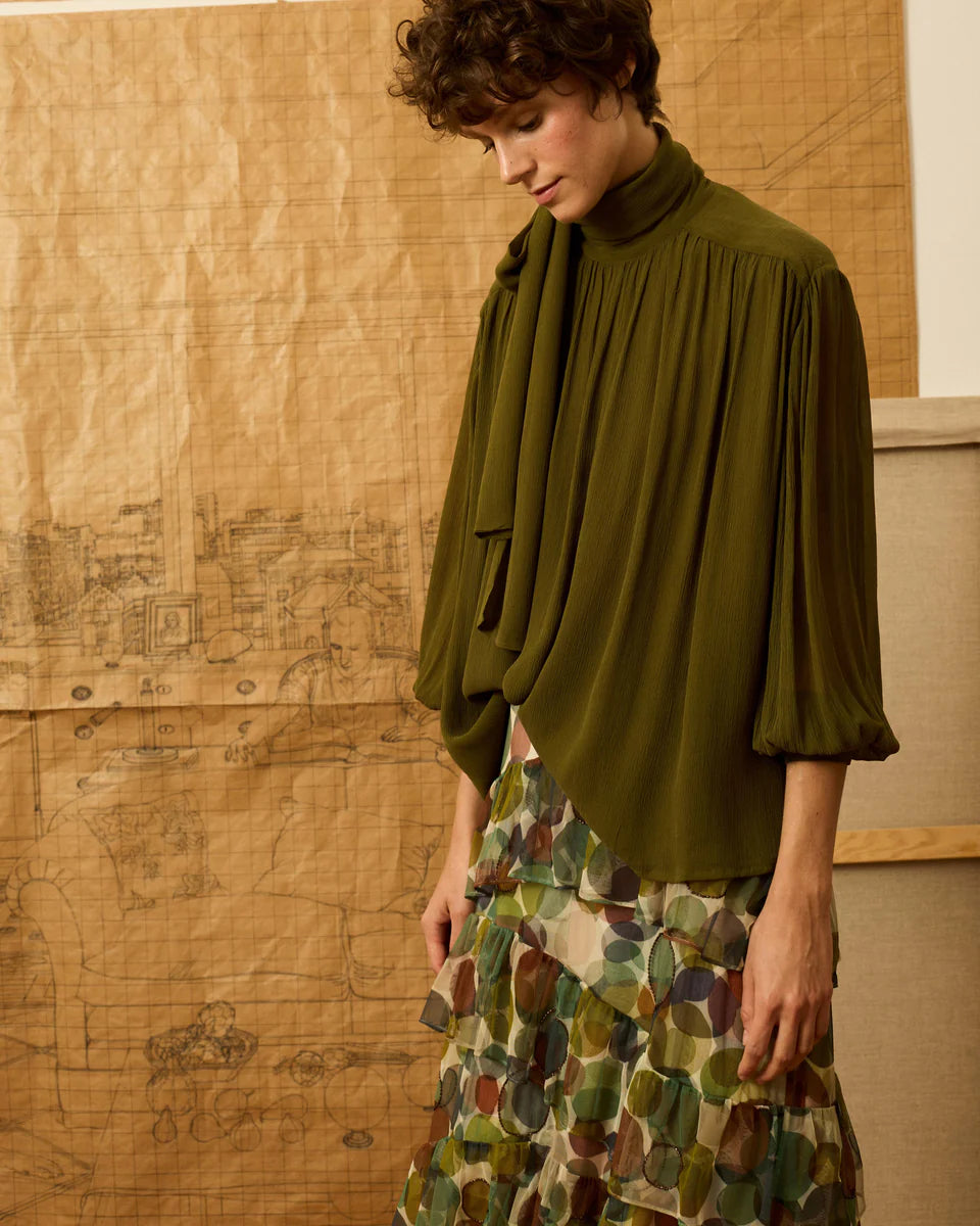 Blusa verde cuello alto lazada