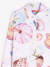 Cargar imagen en el visor de la galería, CAMISA BLANCA ESTAMPADO MARINO
