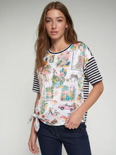 Cargar imagen en el visor de la galería, CAMISETA ESTAMPADO CALIFORNIA LAZO LATERAL
