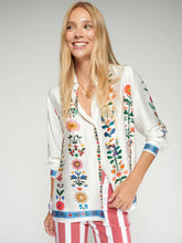 Cargar imagen en el visor de la galería, CAMISA BLANCA FLORES VERTICALES

