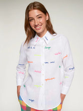Cargar imagen en el visor de la galería, CAMISA BLANCA PALABRAS BORDADAS
