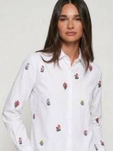 Cargar imagen en el visor de la galería, CAMISA BLANCA BORDADOS FLORALES
