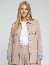 Cargar imagen en el visor de la galería, CHAQUETA BEIGE BOTONES DE COLORES
