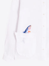 Cargar imagen en el visor de la galería, CAMISA BLANCA BORDADO PECES
