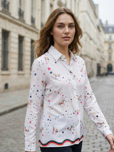 Cargar imagen en el visor de la galería, CAMISA BLANCA ESTAMPADO CABALLOS Y ESTRELLAS
