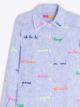 Cargar imagen en el visor de la galería, CAMISA AZUL RAYAS PALABRAS BORDADAS
