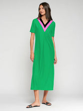 Cargar imagen en el visor de la galería, VESTIDO LARGO VERDE ESCOTE EN V EN CONTRASTE
