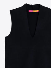 Cargar imagen en el visor de la galería, TOP PUNTO NEGRO ESCOTE PICO
