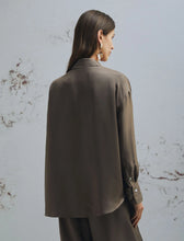Cargar imagen en el visor de la galería, Camisa de seda - MARRON
