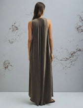 Cargar imagen en el visor de la galería, Vestido de sarga arrugada - MARRON
