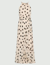 Cargar imagen en el visor de la galería, Vestido con volante y rosa de tejido - MAQUILLAJE
