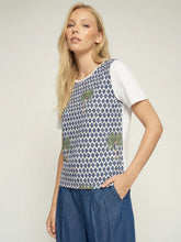 Cargar imagen en el visor de la galería, CAMISETA IKAT PALMERAS
