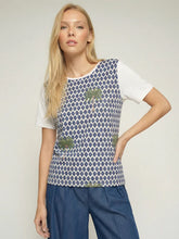 Cargar imagen en el visor de la galería, CAMISETA IKAT PALMERAS
