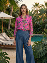 Cargar imagen en el visor de la galería, CAMISA FUCSIA ESTAMPADO JUNGLE DISCO
