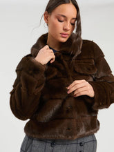 Cargar imagen en el visor de la galería, CHAQUETA PELO MARRON EFECTO VAQUERA
