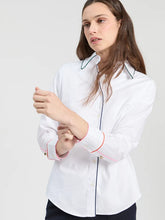 Cargar imagen en el visor de la galería, CAMISA BLANCA VIVOS EN CONTRASTE
