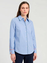 Cargar imagen en el visor de la galería, CAMISA AZUL VIVOS EN CONTRASTE
