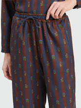Cargar imagen en el visor de la galería, PANTALÓN RAYAS FLOR INDIA
