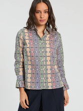 Cargar imagen en el visor de la galería, CAMISA ESTAMPADO GEOMÉTRICO CIRCULOS
