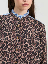 Cargar imagen en el visor de la galería, CAMISA ESTAMPADO ANIMAL PRINT
