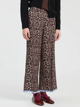 Cargar imagen en el visor de la galería, PANTALÓN MINI LEOPARDO Y RAYAS
