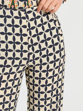 Cargar imagen en el visor de la galería, PANTALÓN ESTAMPADO GEOMÉTRICO FOLK
