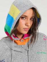 Cargar imagen en el visor de la galería, CAPUCHA GRIS PUNTO RAYAS MULTICOLOR

