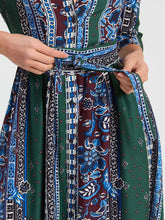 Cargar imagen en el visor de la galería, VESTIDO LARGO CENEFAS Y FLORES AZUL

