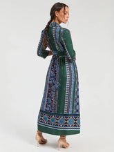 Cargar imagen en el visor de la galería, VESTIDO LARGO CENEFAS Y FLORES AZUL
