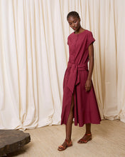 Cargar imagen en el visor de la galería, Vestido manga corta popelín ciruela
