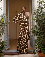 Cargar imagen en el visor de la galería, Vestido asimétrico animal print
