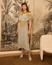 Cargar imagen en el visor de la galería, Vestido midi granos café celeste
