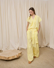 Cargar imagen en el visor de la galería, Pantalón de popelín amarillo
