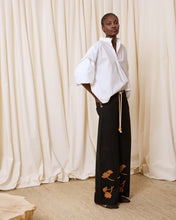 Cargar imagen en el visor de la galería, Camisa de popelín blanca
