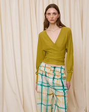 Cargar imagen en el visor de la galería, Chaqueta con lazada pistacho
