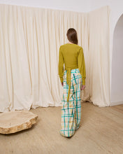 Cargar imagen en el visor de la galería, Chaqueta con lazada pistacho
