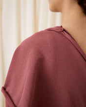 Cargar imagen en el visor de la galería, Top de punto con lazo ciruela
