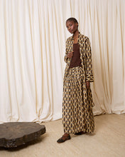 Cargar imagen en el visor de la galería, Blusa larga estampada amarillo
