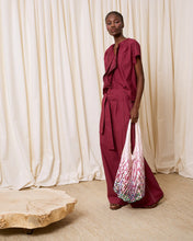 Cargar imagen en el visor de la galería, Blusa popelín ciruela
