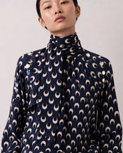 Cargar imagen en el visor de la galería, Blusa azul lunares con lentejuelas
