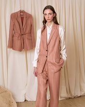 Cargar imagen en el visor de la galería, Chaleco lino rosa
