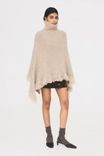 Cargar imagen en el visor de la galería, Poncho Rob beige

