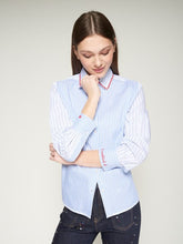 Cargar imagen en el visor de la galería, CAMISA RAYAS CELESTE BORDADO CORAZONES
