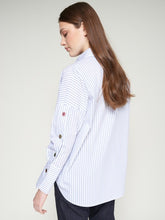 Cargar imagen en el visor de la galería, CAMISA MIKAELA BLANCO RAYA AZUL ELASTICA
